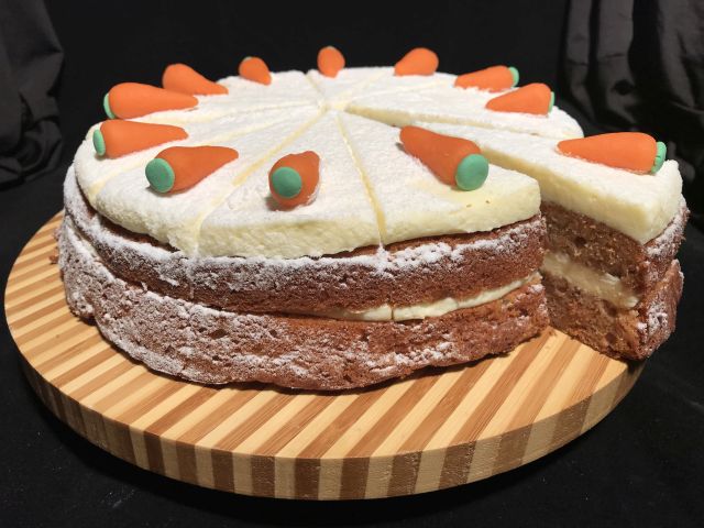 Reusachtig bitter aansluiten Carrot Cake - Bakkerij Van eigen deeg